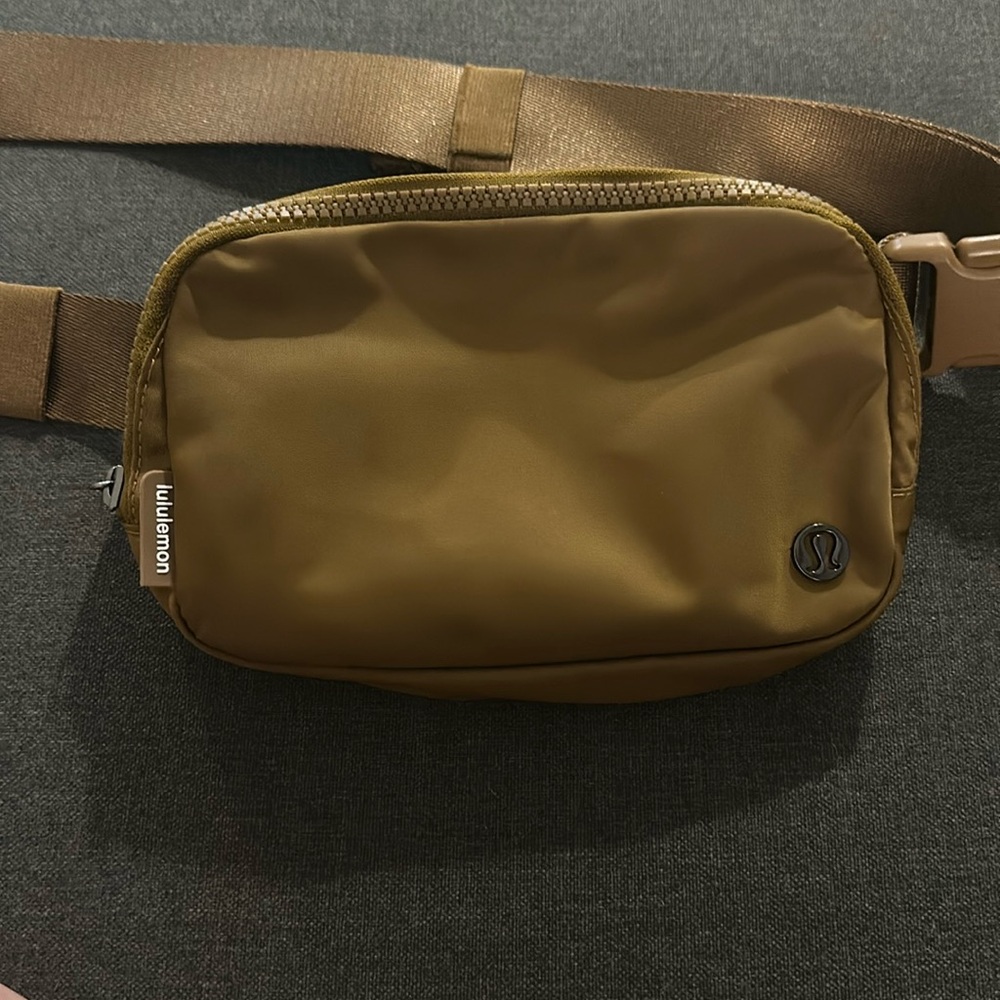 Lululemon belt bag